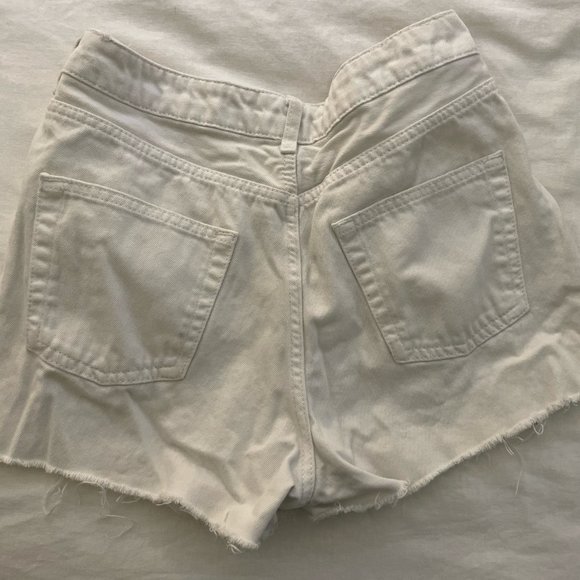 TOPSHOP || White Ripped Jean Shorts Size 8 - Picture 2 of 3